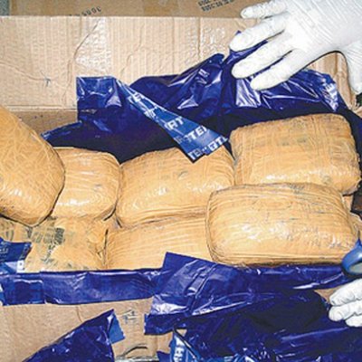 Traficanţi de droguri, prinşi de DIICOT: unul vindea cocaină în Constanţa